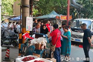 完美发挥！维尼修斯半场戴帽当选国家德比全场最佳球员